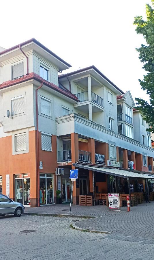 Premium Apartman ไฮจ์ดุสโซบอสโล ภายนอก รูปภาพ